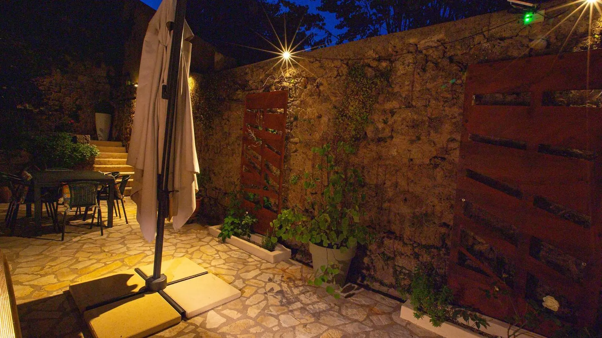 Les Arcs-sur-Argens Moulin Lombard B&B 0*, Les Arcs-sur-Argens فرنسا